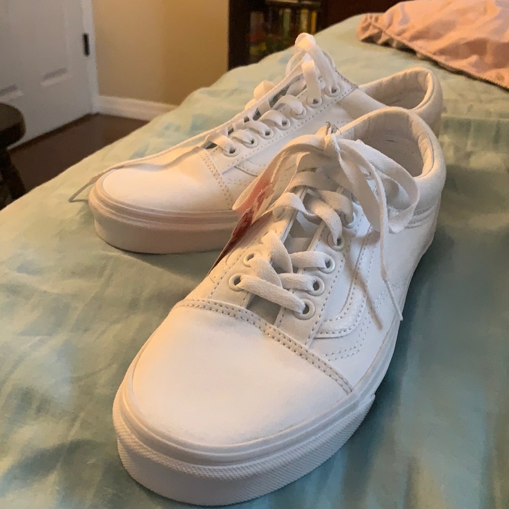 NWT Vans Classic Old Skool Shoes Size 8